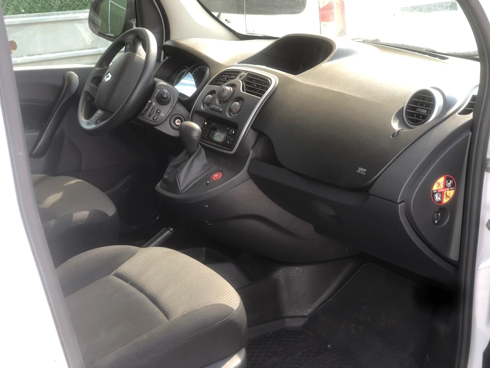 Renault Kangoo ZE Maxi, снимка 8 - Автомобили и джипове - 55612981