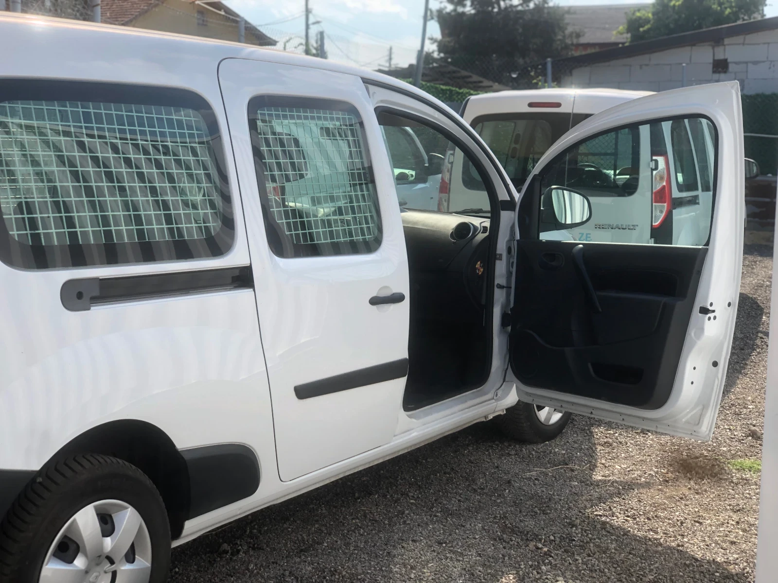 Renault Kangoo ZE Maxi, снимка 4 - Автомобили и джипове - 55612981