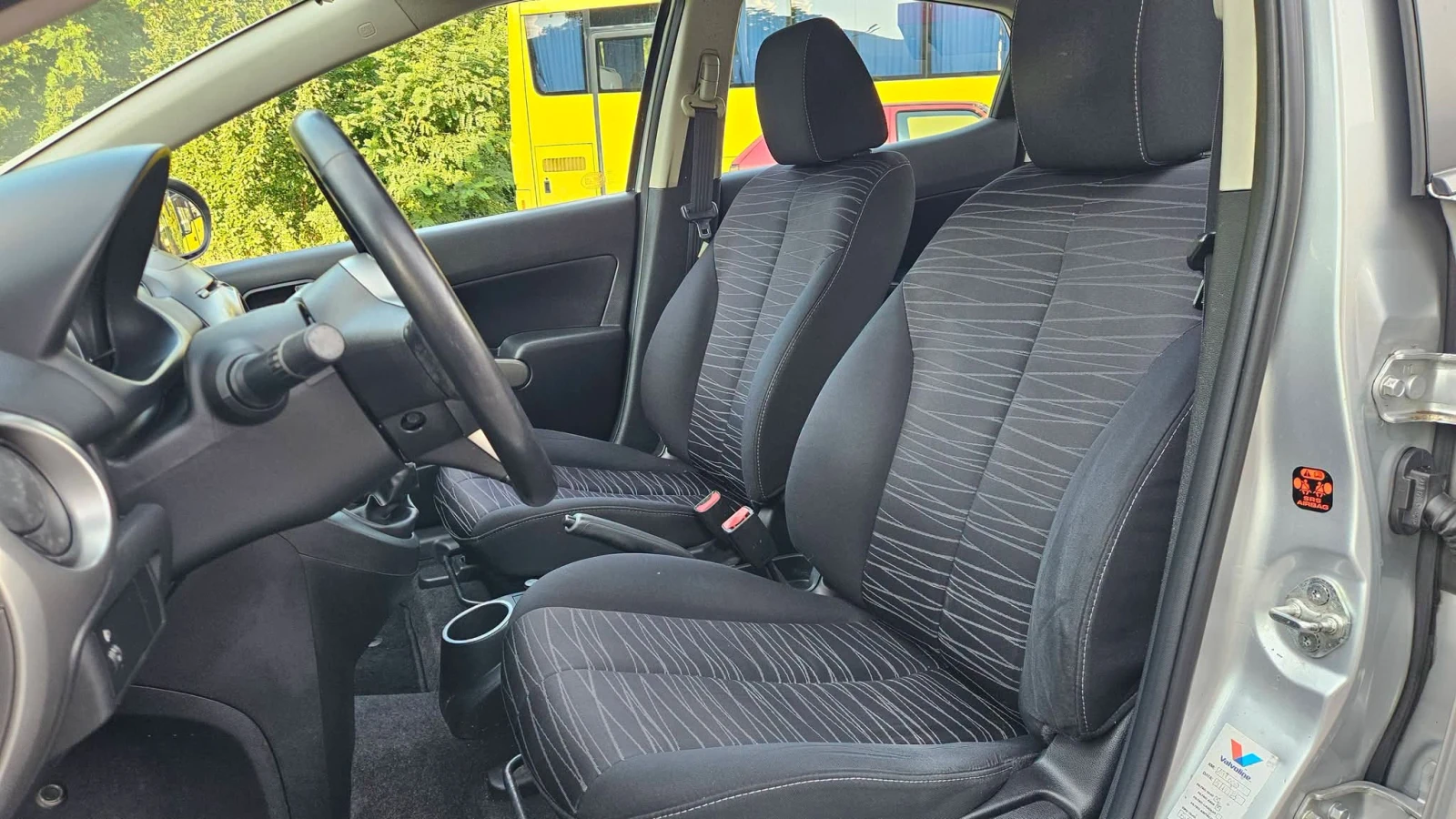 Mazda 2 1.4 Hdi KLIMA/TOP SUSTOQNIE, снимка 12 - Автомобили и джипове - 55806701
