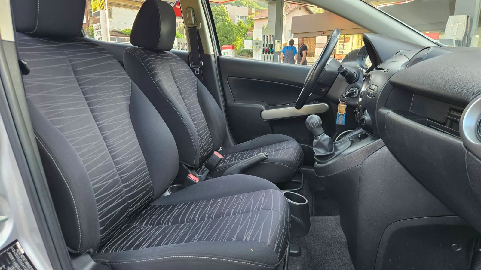 Mazda 2 1.4 Hdi KLIMA/TOP SUSTOQNIE, снимка 13 - Автомобили и джипове - 55806701