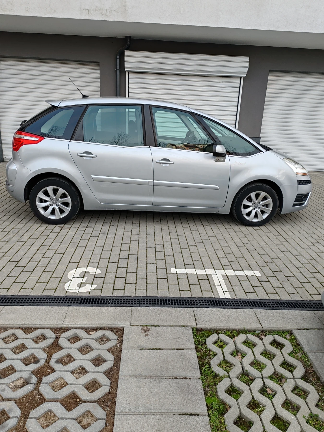 Citroen C4 Picasso, снимка 6 - Автомобили и джипове - 55827720