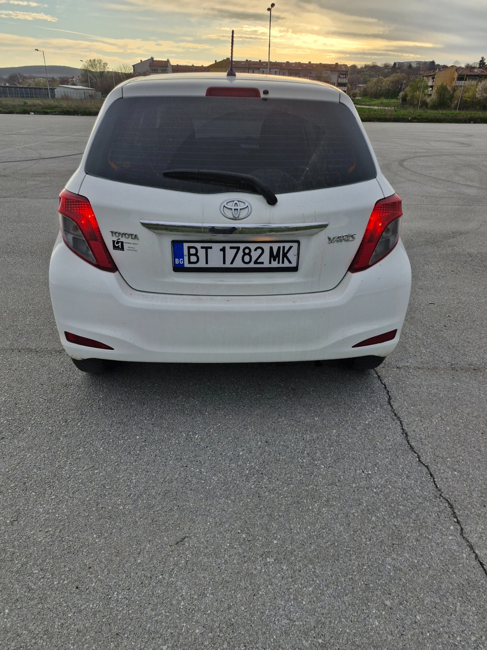 Toyota Yaris, снимка 5 - Автомобили и джипове - 55842070