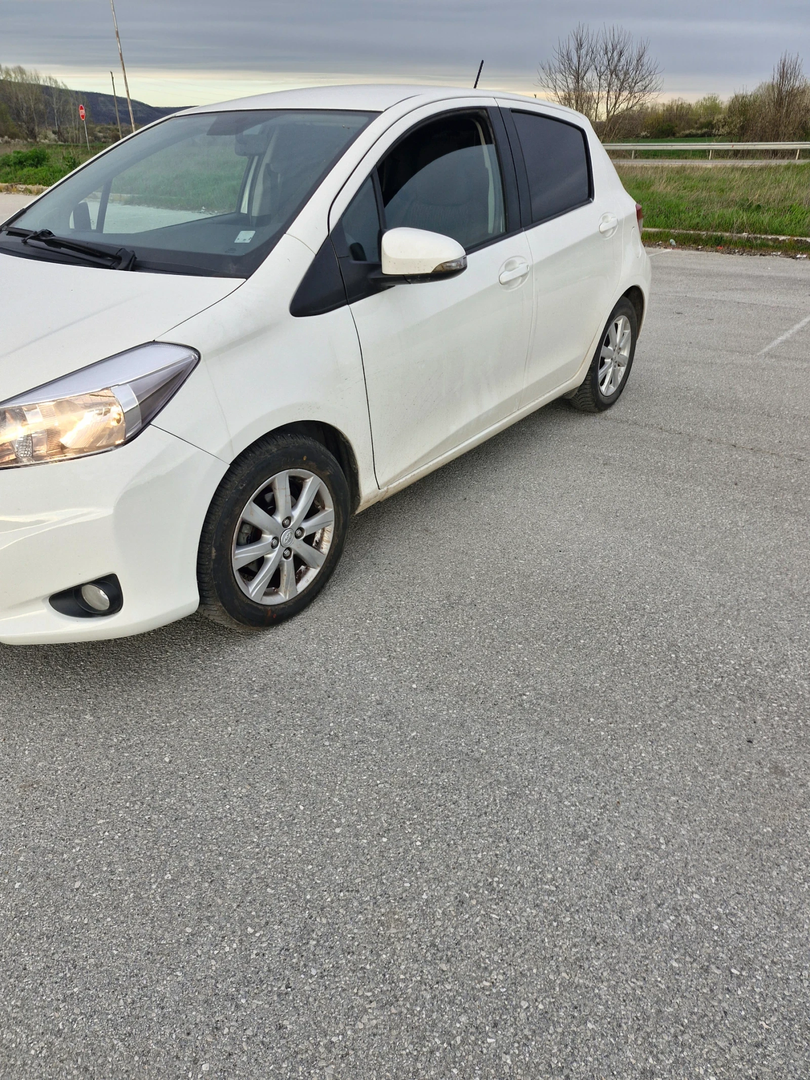 Toyota Yaris, снимка 3 - Автомобили и джипове - 55842070