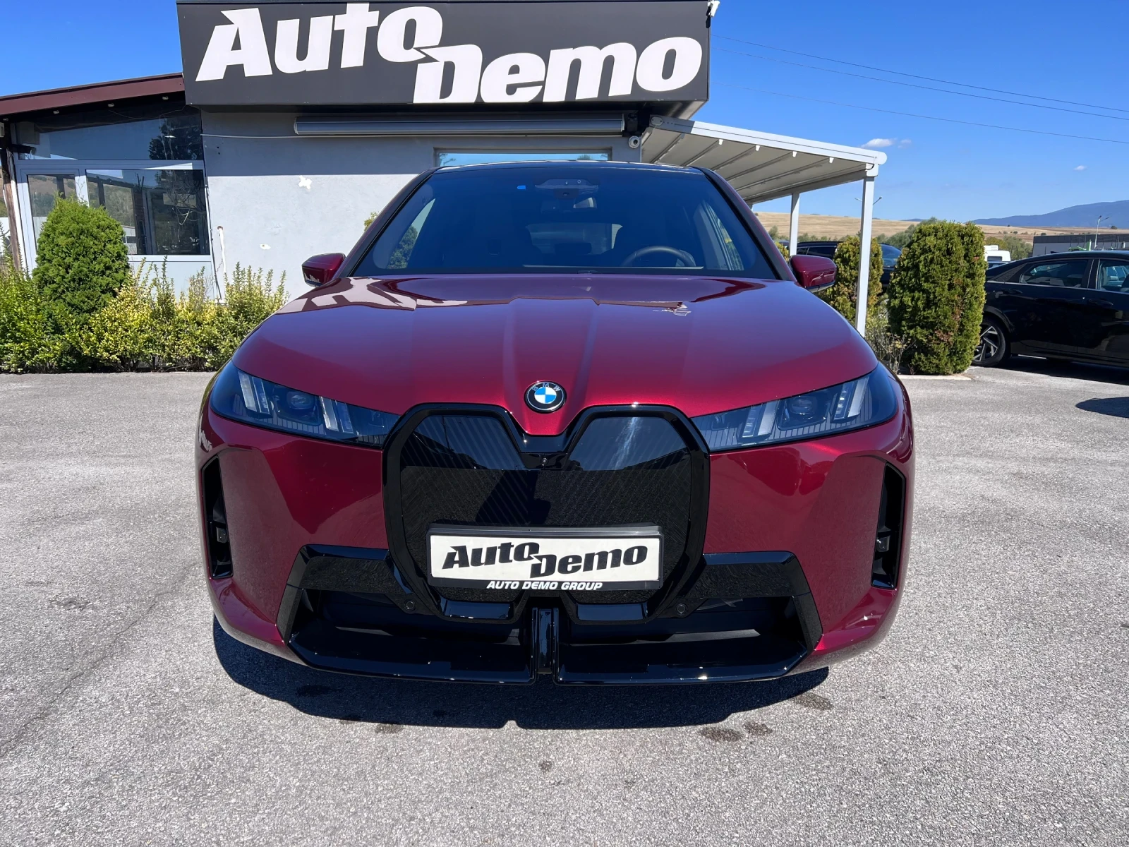 BMW iX X-Drive* 60* B&W* M Sport* Pro* , снимка 2 - Автомобили и джипове - 56071217