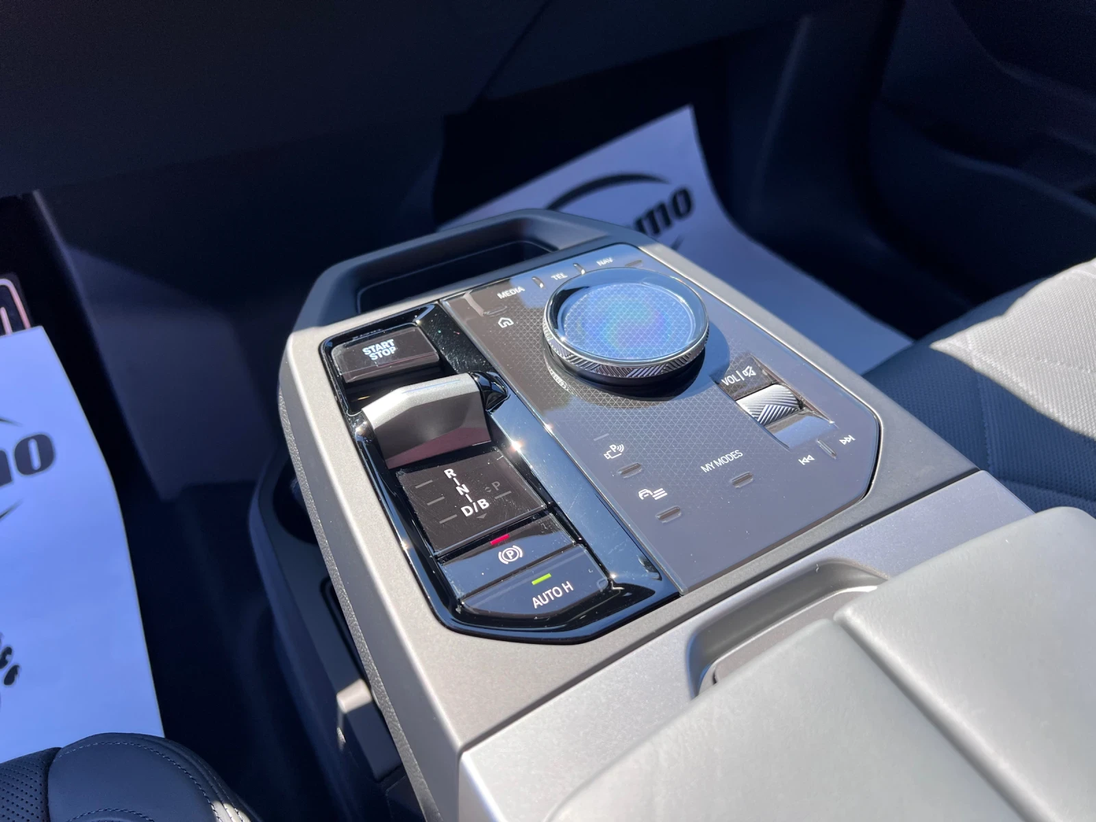 BMW iX X-Drive* 60* B&W* M Sport* Pro* , снимка 10 - Автомобили и джипове - 56071217