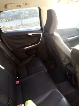 Volvo XC60 2.4 D5 AWD (4x4)АВТОМАТ(6-степенен), снимка 7