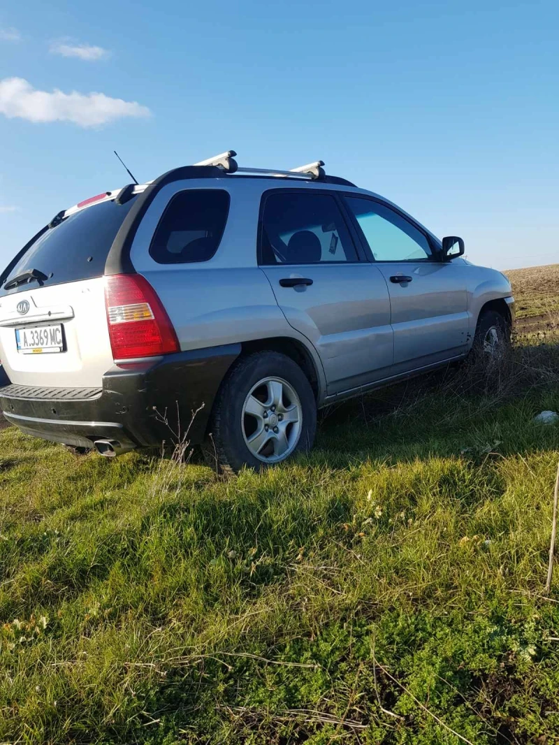 Kia Sportage 2.0 бензин , снимка 4 - Автомобили и джипове - 51490600