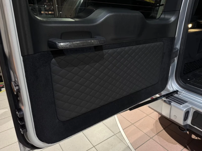 Mercedes-Benz G 63 AMG PERFORMANCE/585HP/EXCLUSIVE/MASSAGE/BURM/360/580g, снимка 16 - Автомобили и джипове - 52388332