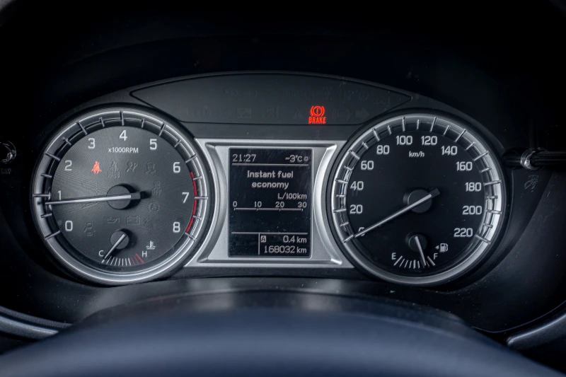 Suzuki Vitara 1.6 бензин КАТО НОВА! ТОП! С ГАРАНЦИЯ!, снимка 10 - Автомобили и джипове - 53164580