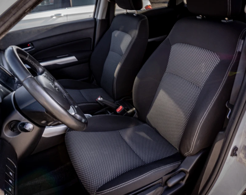Suzuki Vitara 1.6 бензин КАТО НОВА! ТОП! С ГАРАНЦИЯ!, снимка 11 - Автомобили и джипове - 53164580