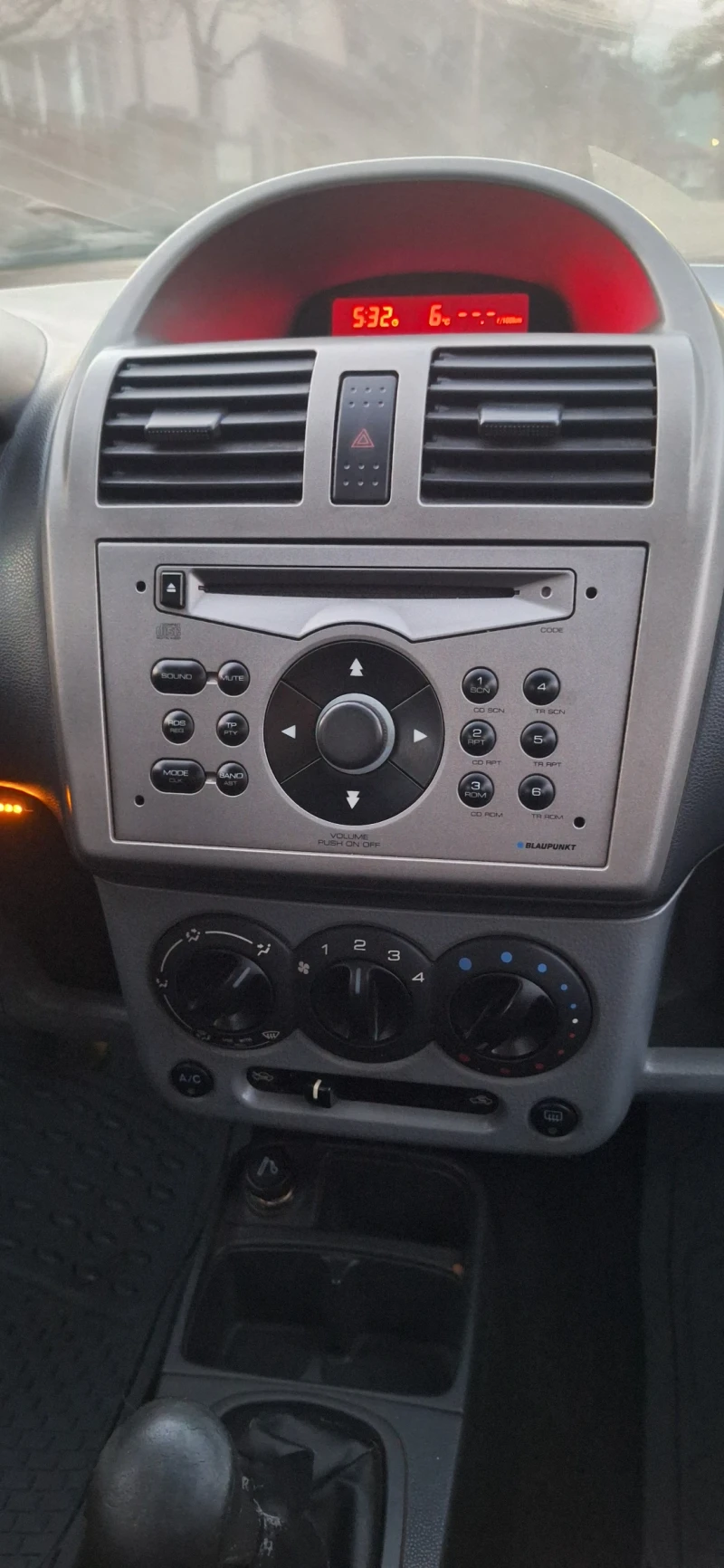 Suzuki Ignis, снимка 5 - Автомобили и джипове - 53405708