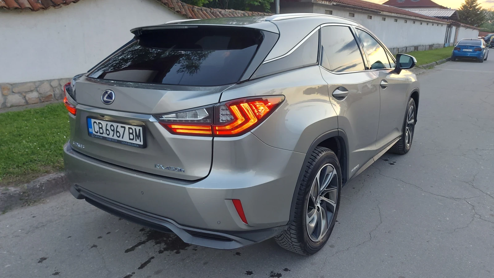 Lexus RX 450h В гаранция купен нов от ТМ Ауто - изображение 6