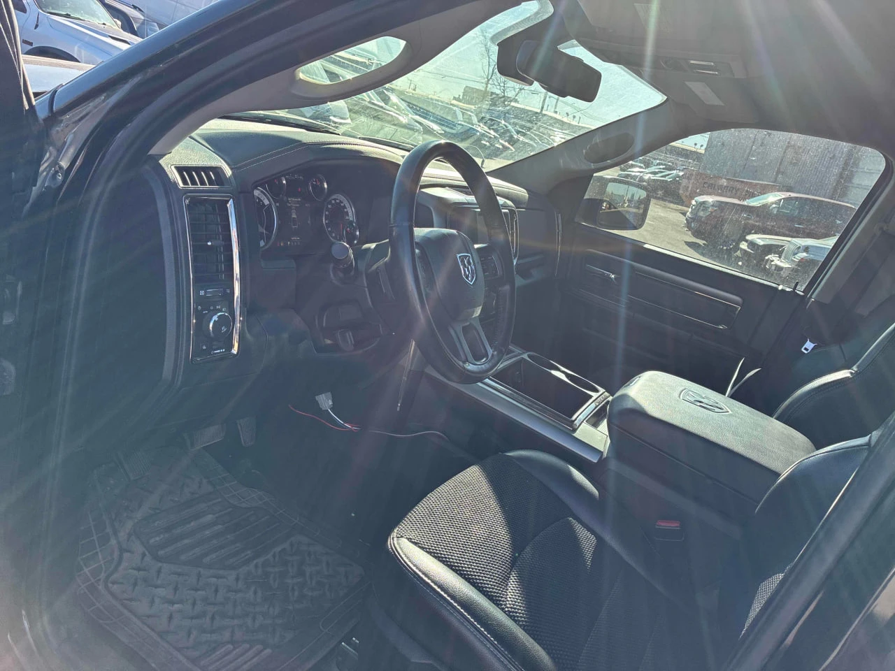 Dodge RAM 1500 CARFAX* АВТОФИНАНСИРАНЕ БЕЗ ПЪРВОНАЧАЛНА ВНОСКА - изображение 5