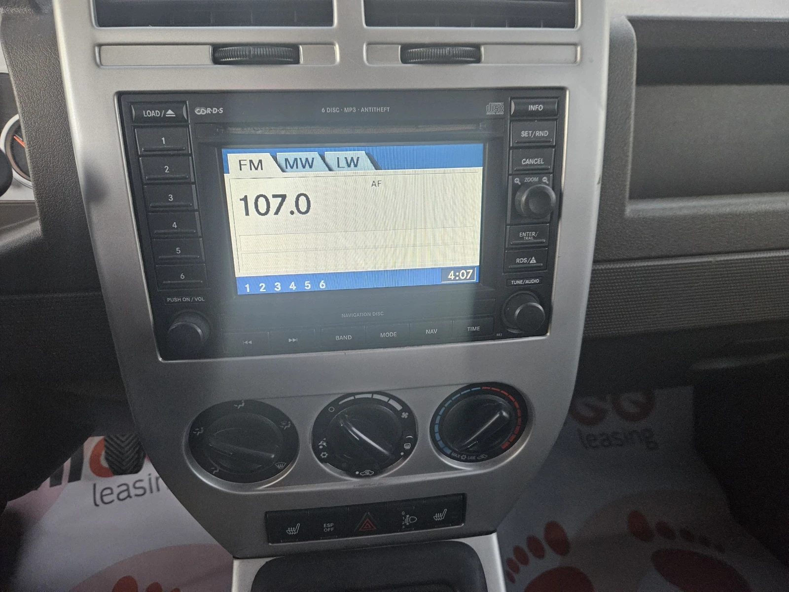 Jeep Compass 2.0TDI NAVI KOJA 4X4 - изображение 8