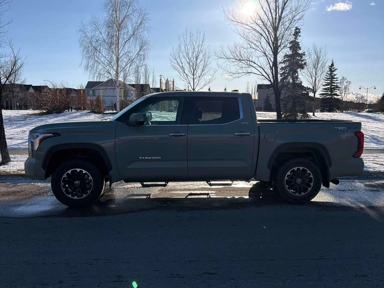 Toyota Tundra * Limited * NARDO GRAY* 2 КЛЮЧА* , снимка 2 - Автомобили и джипове - 54015244