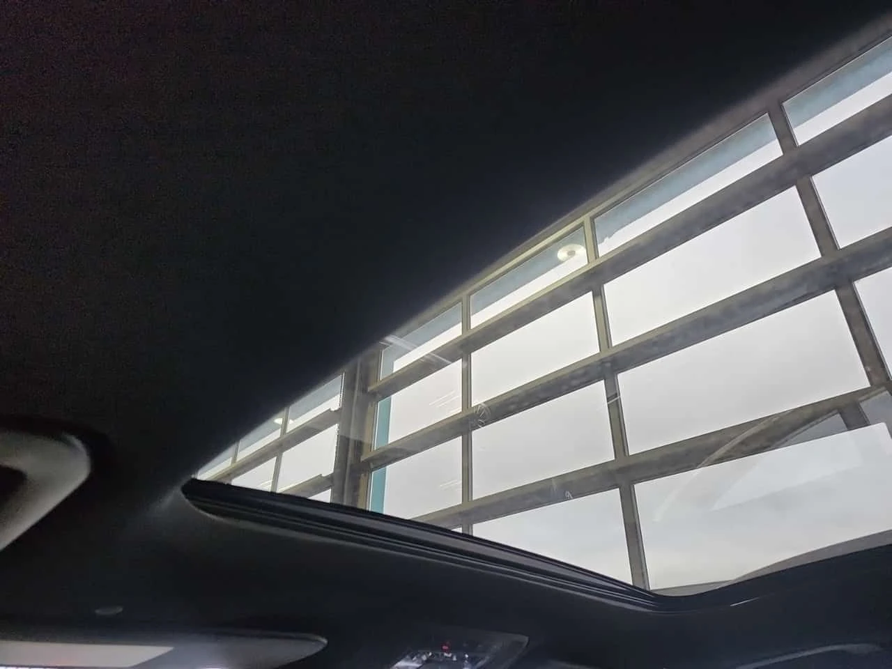 Mercedes-Benz GLB 250 4MATIC/ПАНОРАМА/АМБИЕНТНО, снимка 13 - Автомобили и джипове - 54064604