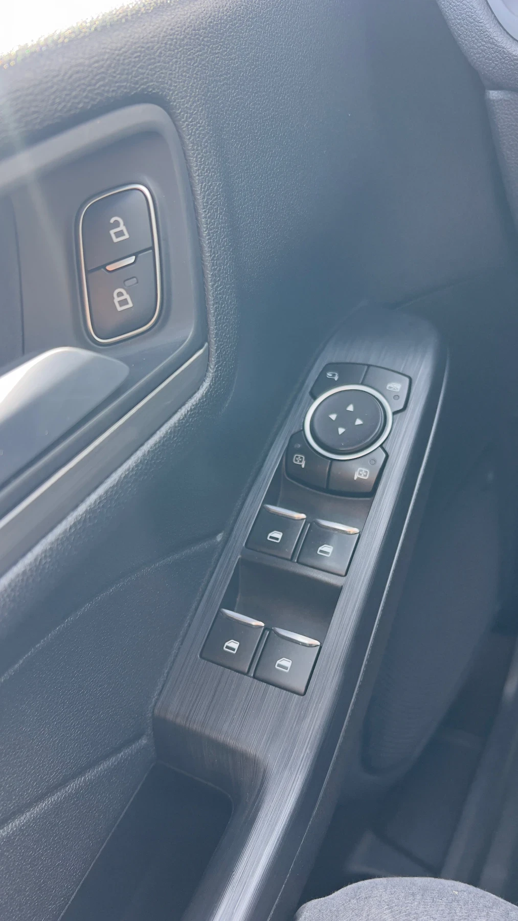 Ford Kuga 2.0 4x4 evro6 Camera Keyless Top Top, снимка 9 - Автомобили и джипове - 54542372