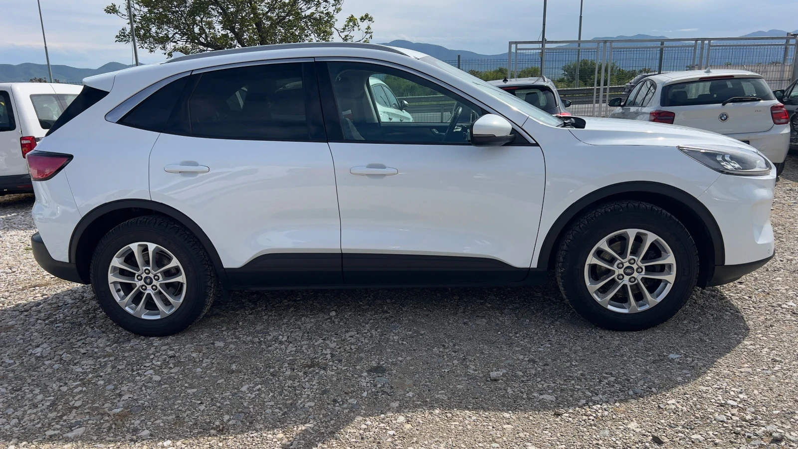 Ford Kuga 2.0 4x4 evro6 Camera Keyless Top Top, снимка 5 - Автомобили и джипове - 54542372