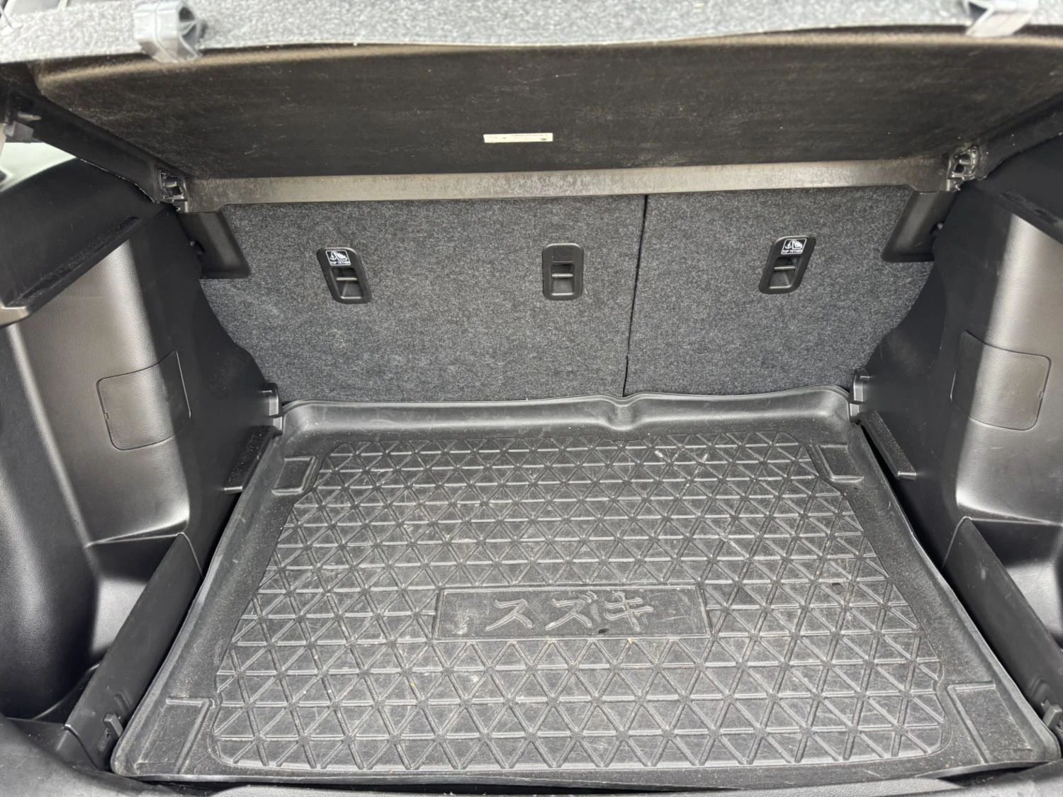 Suzuki Vitara Exclusive 1.6 Бензин, снимка 13 - Автомобили и джипове - 56251996