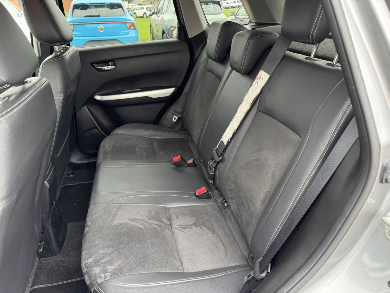 Suzuki Vitara Exclusive 1.6 Бензин, снимка 12 - Автомобили и джипове - 56251996