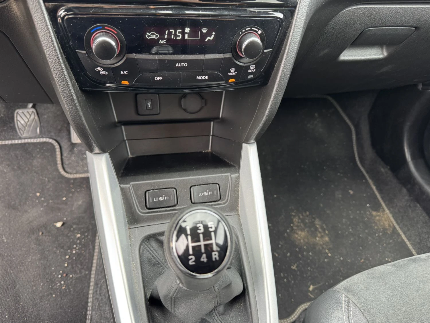 Suzuki Vitara Exclusive 1.6 Бензин, снимка 10 - Автомобили и джипове - 56251996