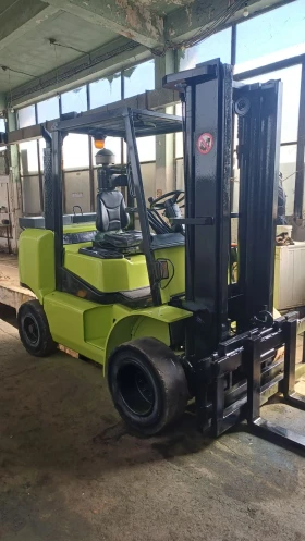 ����� �� �������� �� ������� Clark 40D