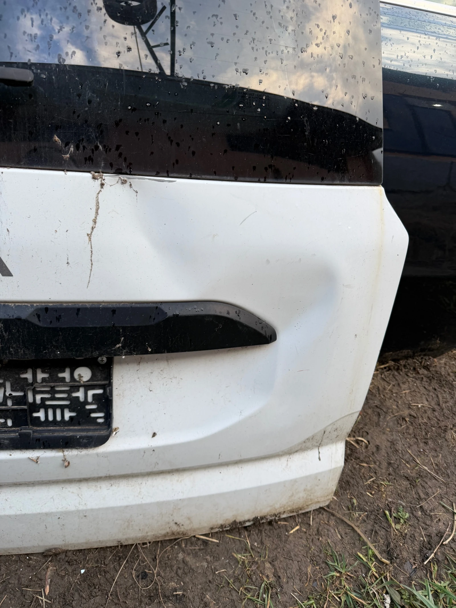 Dacia Jogger 2021г заден капак със забележка, снимка 4 - Части - 53748848