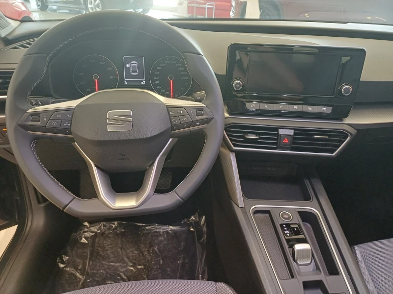 Seat Leon 1.5 TSI/ НОВ, снимка 8 - Автомобили и джипове - 46909615