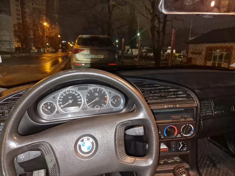 BMW 318, снимка 6 - Автомобили и джипове - 47299891