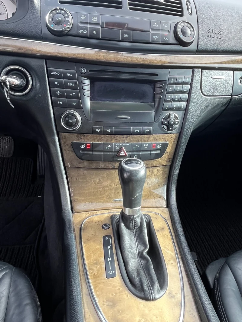 Mercedes-Benz E 350 Avantgarde , снимка 11 - Автомобили и джипове - 48056421