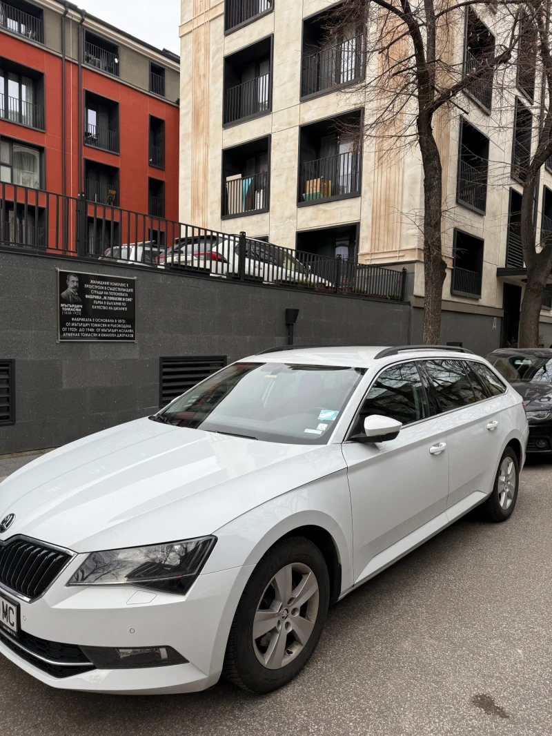 Skoda Superb, снимка 4 - Автомобили и джипове - 48588562