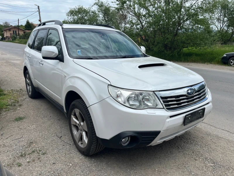 Subaru Forester 2.0 4x4 Панорама, снимка 2 - Автомобили и джипове - 52270826