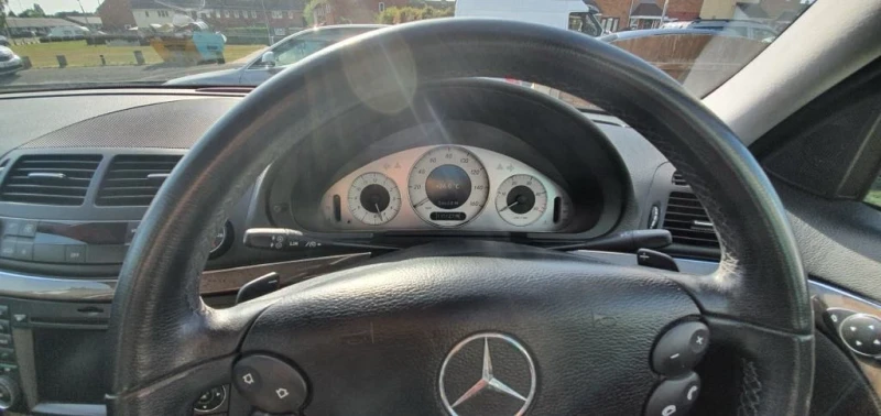 Mercedes-Benz E 320 3.2 CDI, снимка 8 - Автомобили и джипове - 50553872