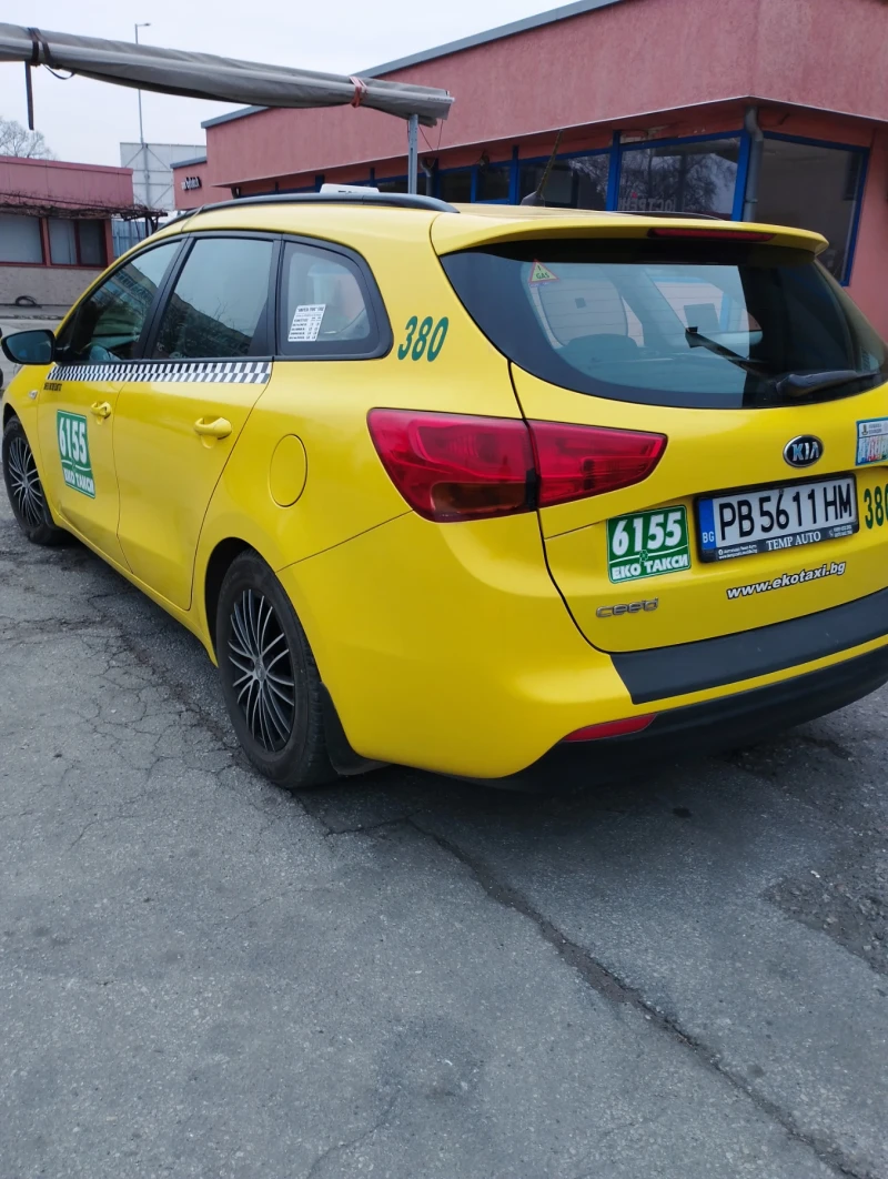 Kia Ceed 1.4, снимка 3 - Автомобили и джипове - 51318027