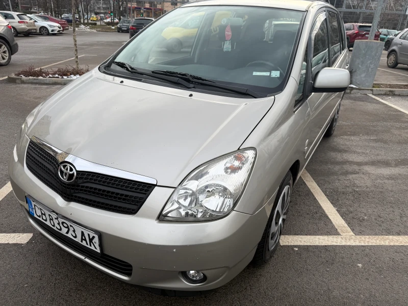 Toyota Corolla verso 2.0 D4D, снимка 2 - Автомобили и джипове - 53516668