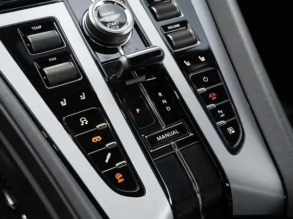 Aston Martin DB12 Coupe = Black Pack = �������� | Mobile.bg � ����������� 10