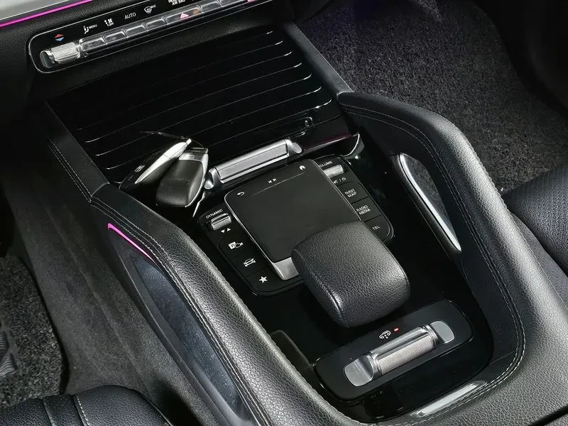 Mercedes-Benz CLE 300 D 4MATIC, снимка 14 - Автомобили и джипове - 54739126