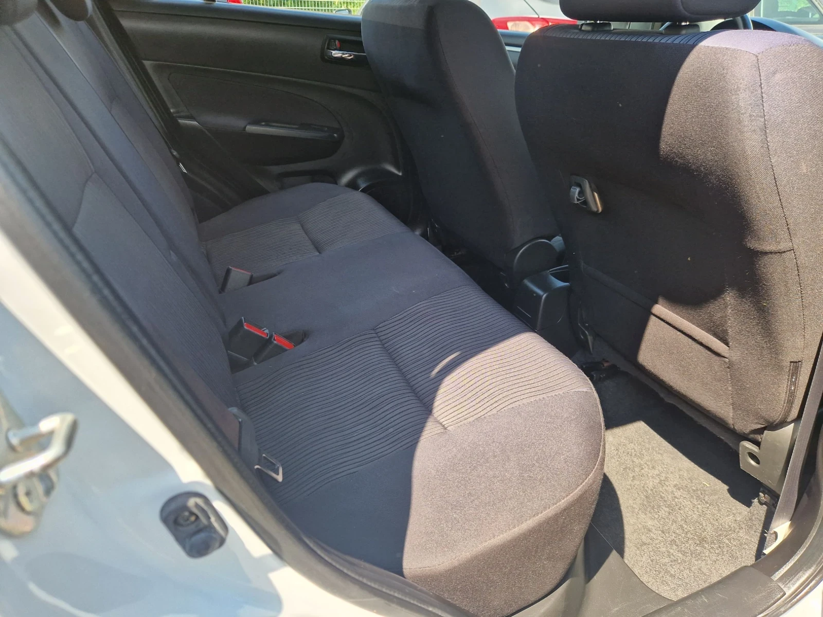 Suzuki Swift 1.2i 4x4 - изображение 10