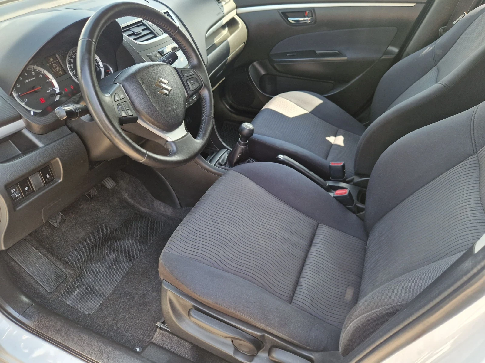 Suzuki Swift 1.2i 4x4 - изображение 8