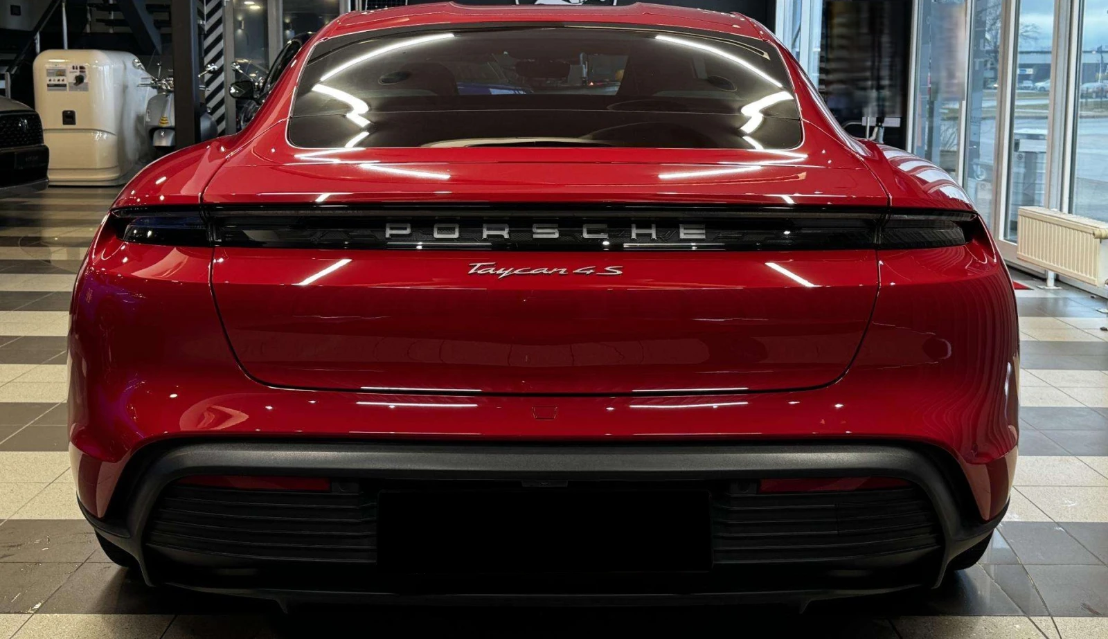 Porsche Taycan 4S - изображение 6