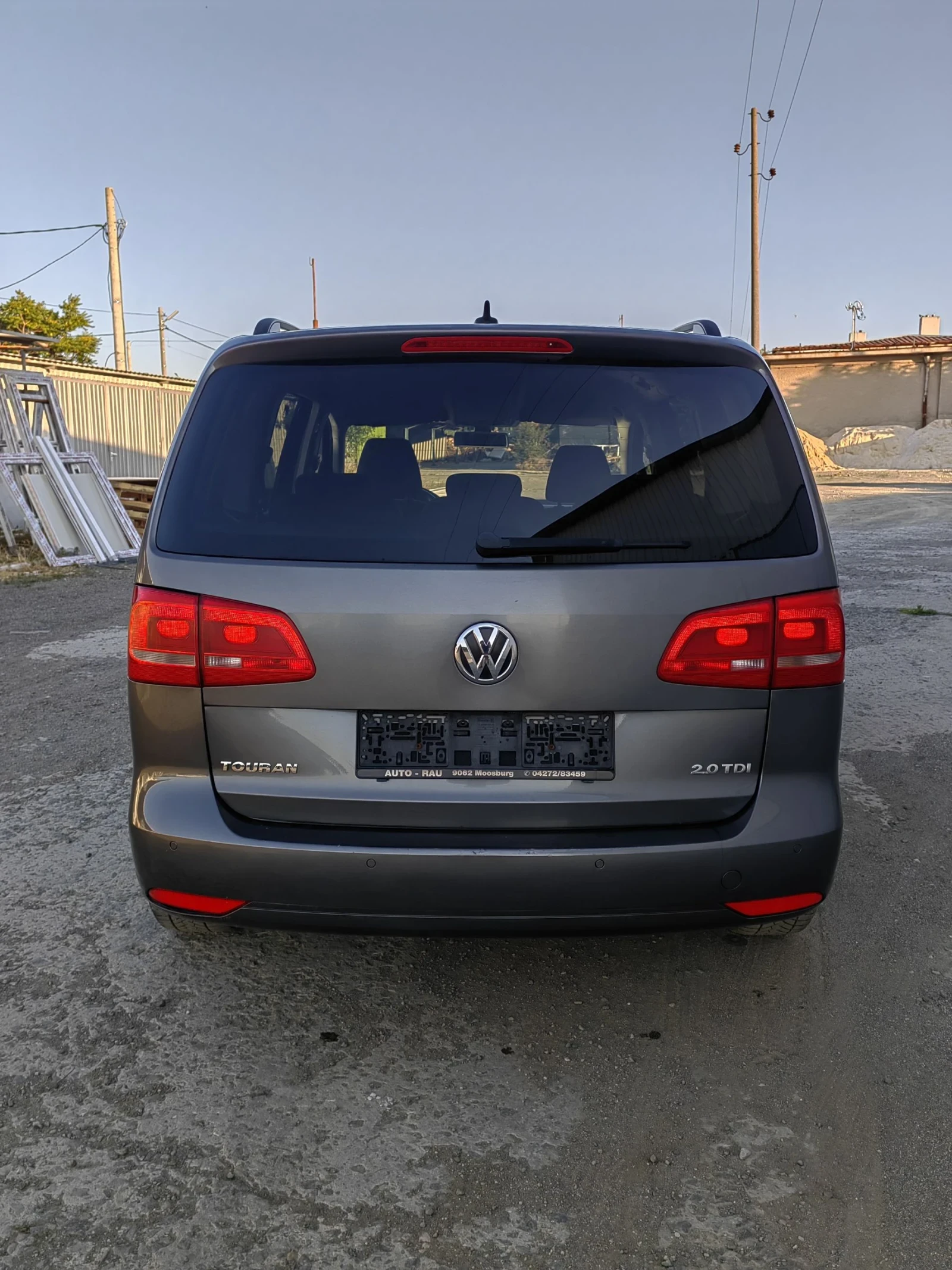 VW Touran 2.0 140 автомат - изображение 5