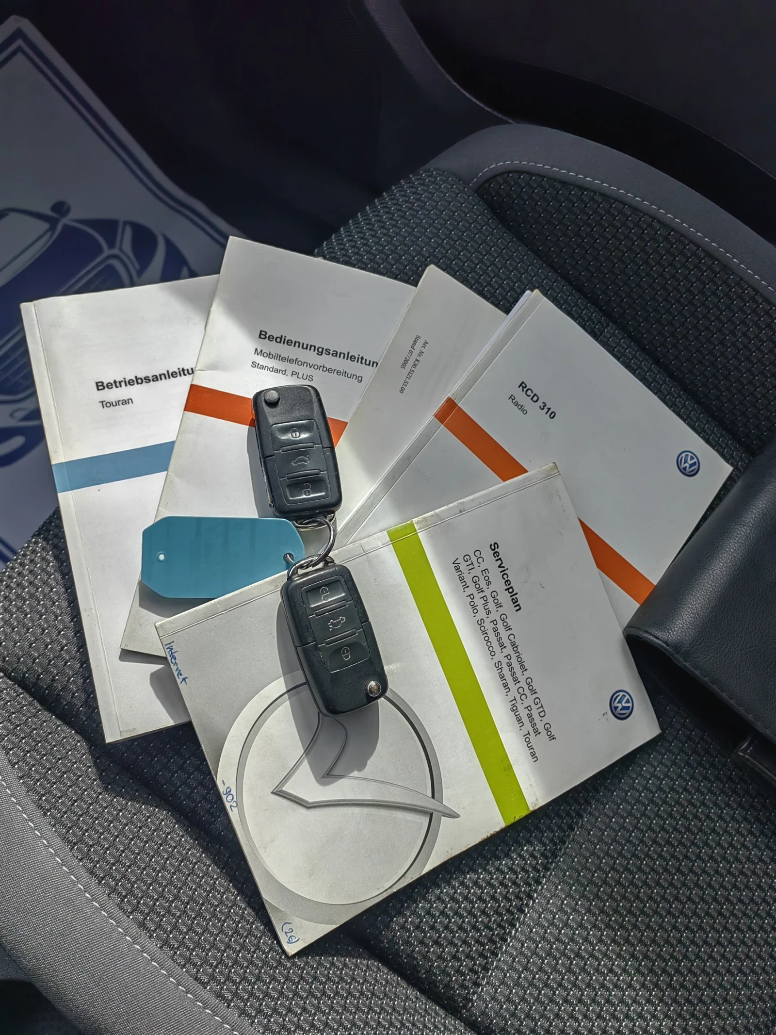 VW Touran 2.0 140 автомат - изображение 9