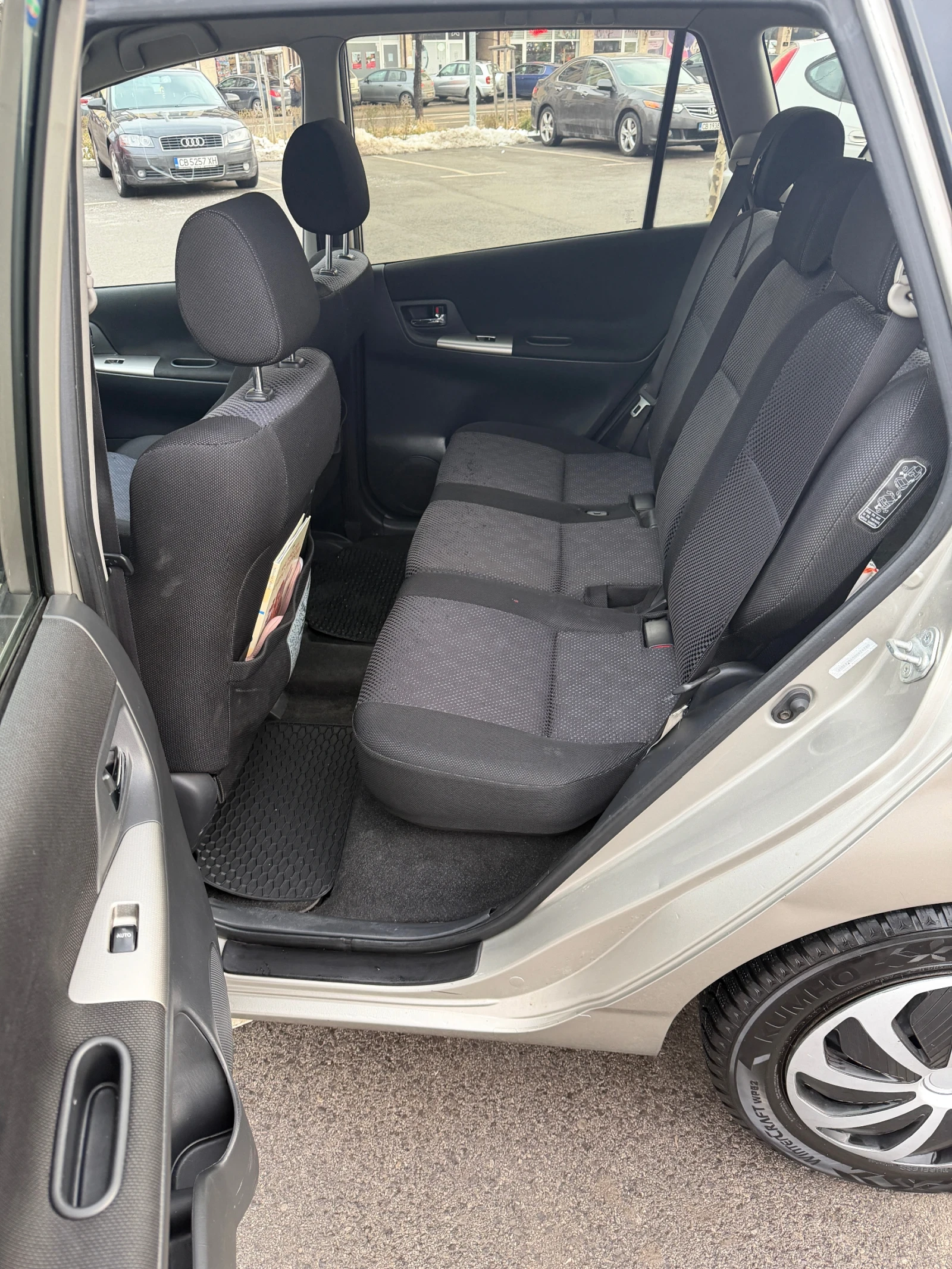Toyota Corolla verso 2.0 D4D | Mobile.bg � ����������� 11