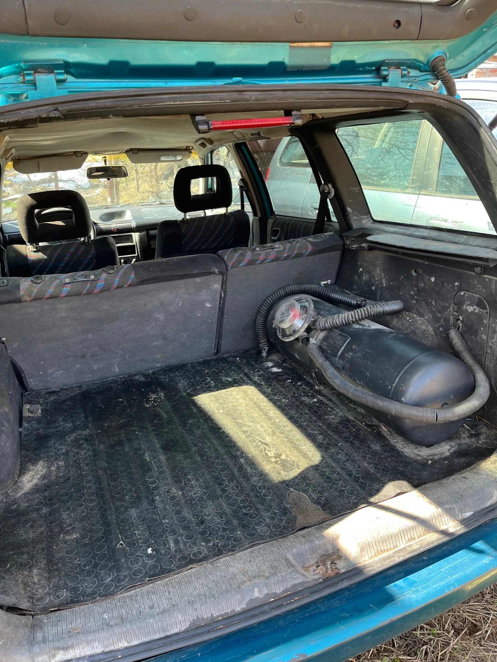 Opel Astra 1.6 бракувана, снимка 4 - Автомобили и джипове - 53767864