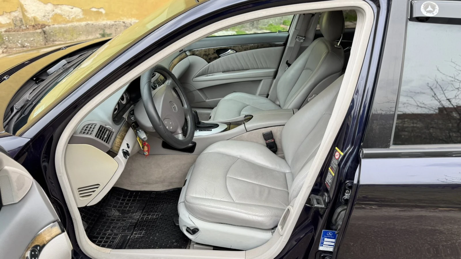 Mercedes-Benz E 270 CDI AVANTGARDE , снимка 8 - Автомобили и джипове - 53916522