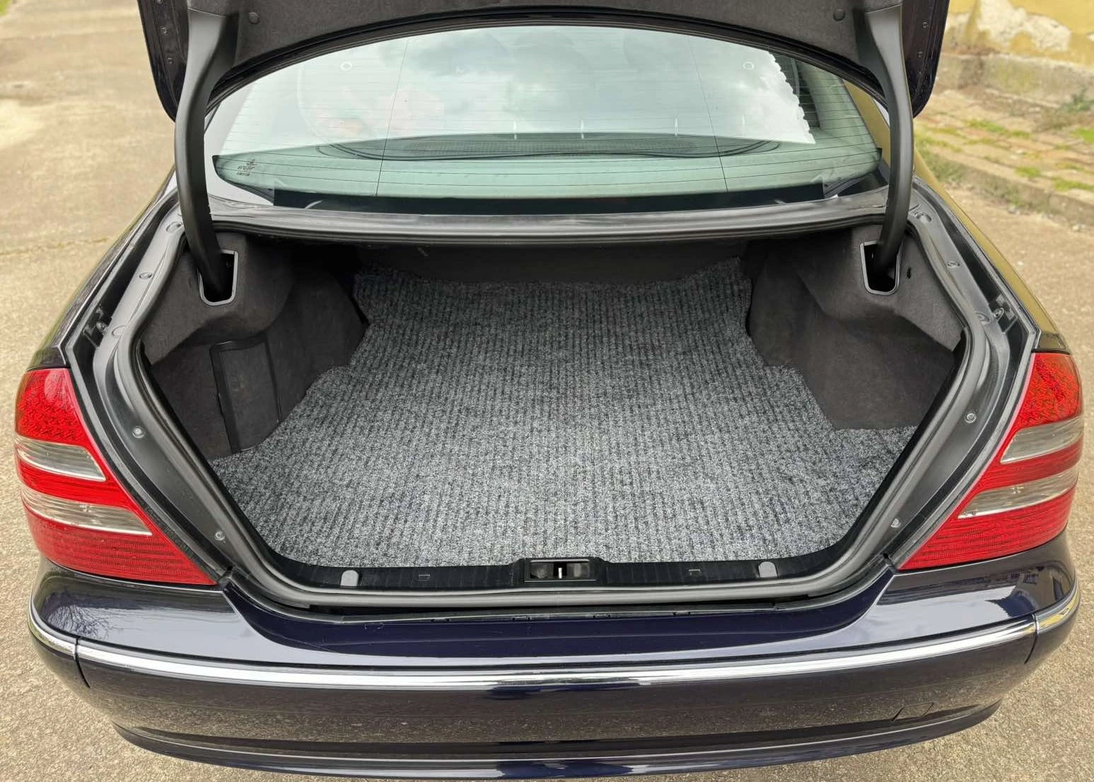 Mercedes-Benz E 270 CDI AVANTGARDE , снимка 16 - Автомобили и джипове - 53916522