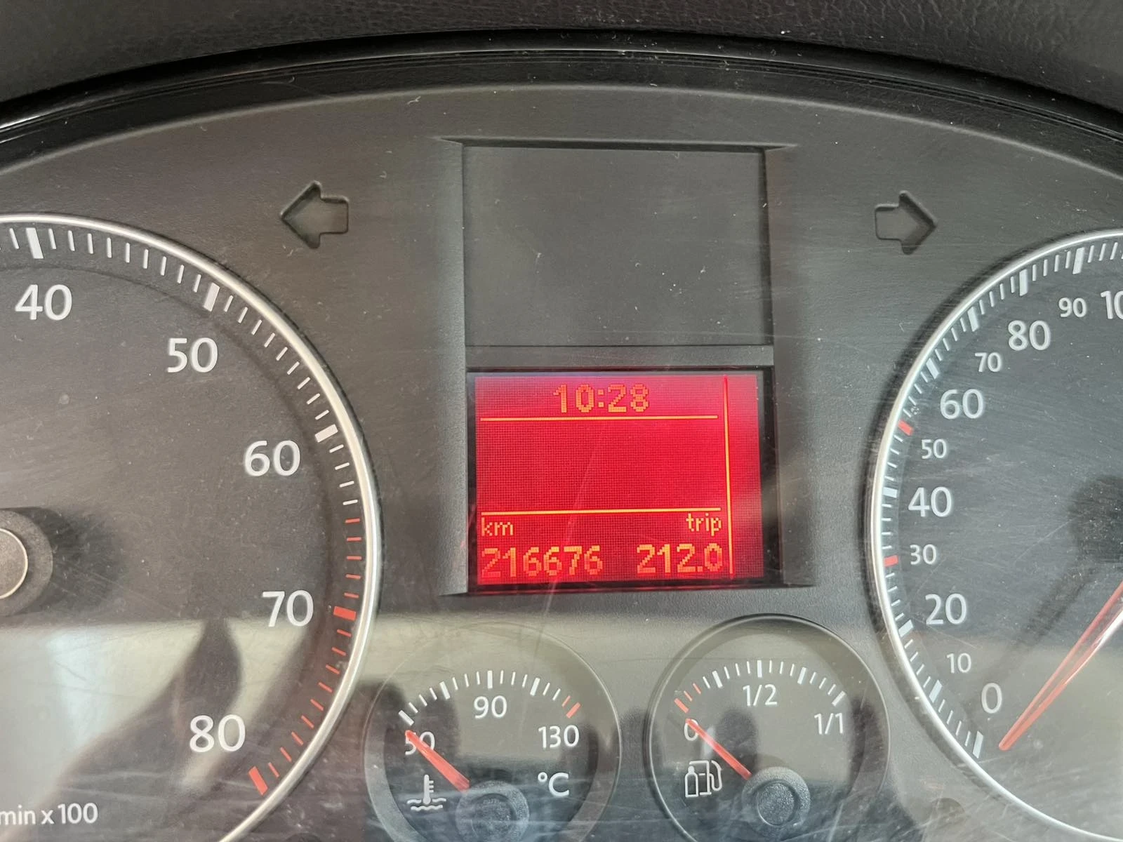 VW Touran 2.0 Метан, снимка 8 - Автомобили и джипове - 53937925