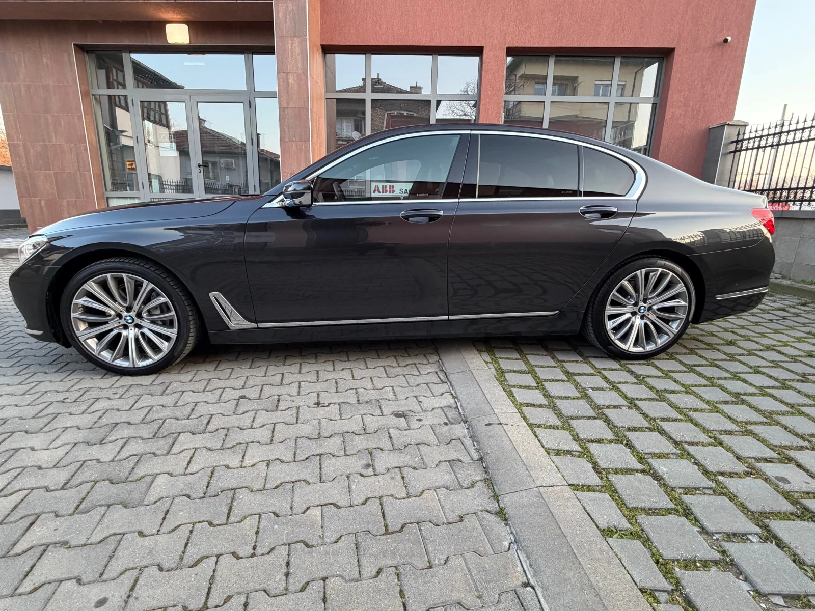 BMW 730 xdrive, снимка 4 - Автомобили и джипове - 54071388