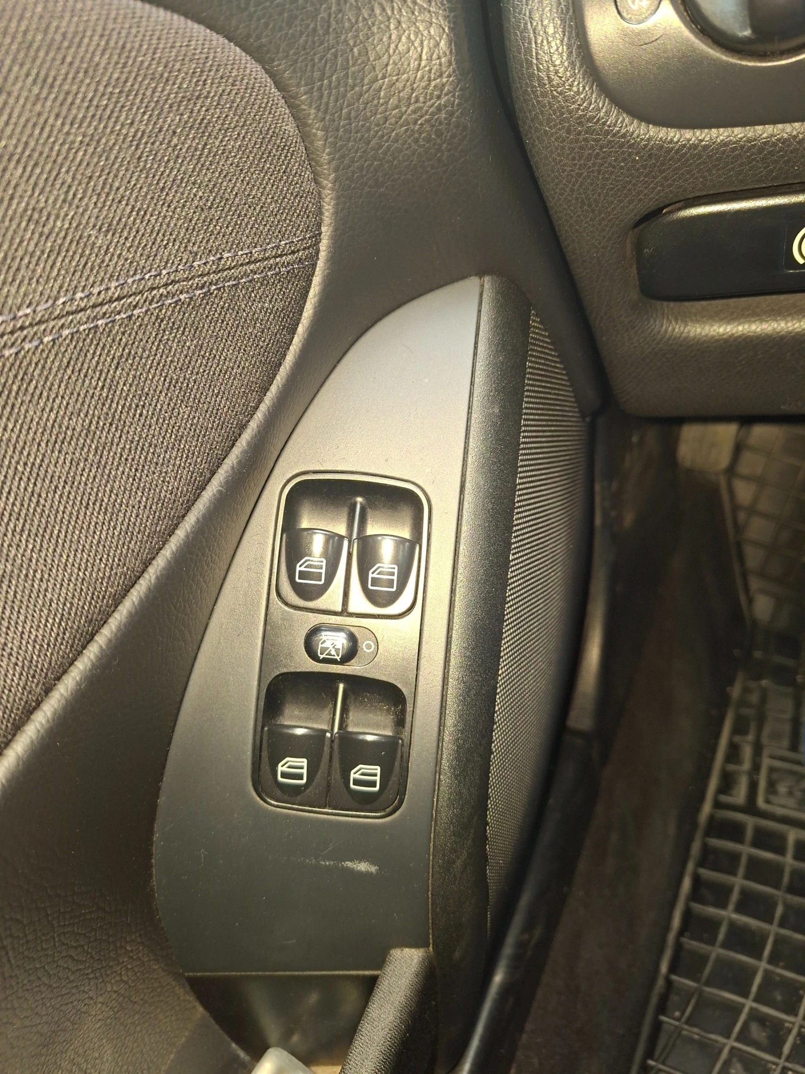 Mercedes-Benz C 200 W203, снимка 7 - Автомобили и джипове - 54216739