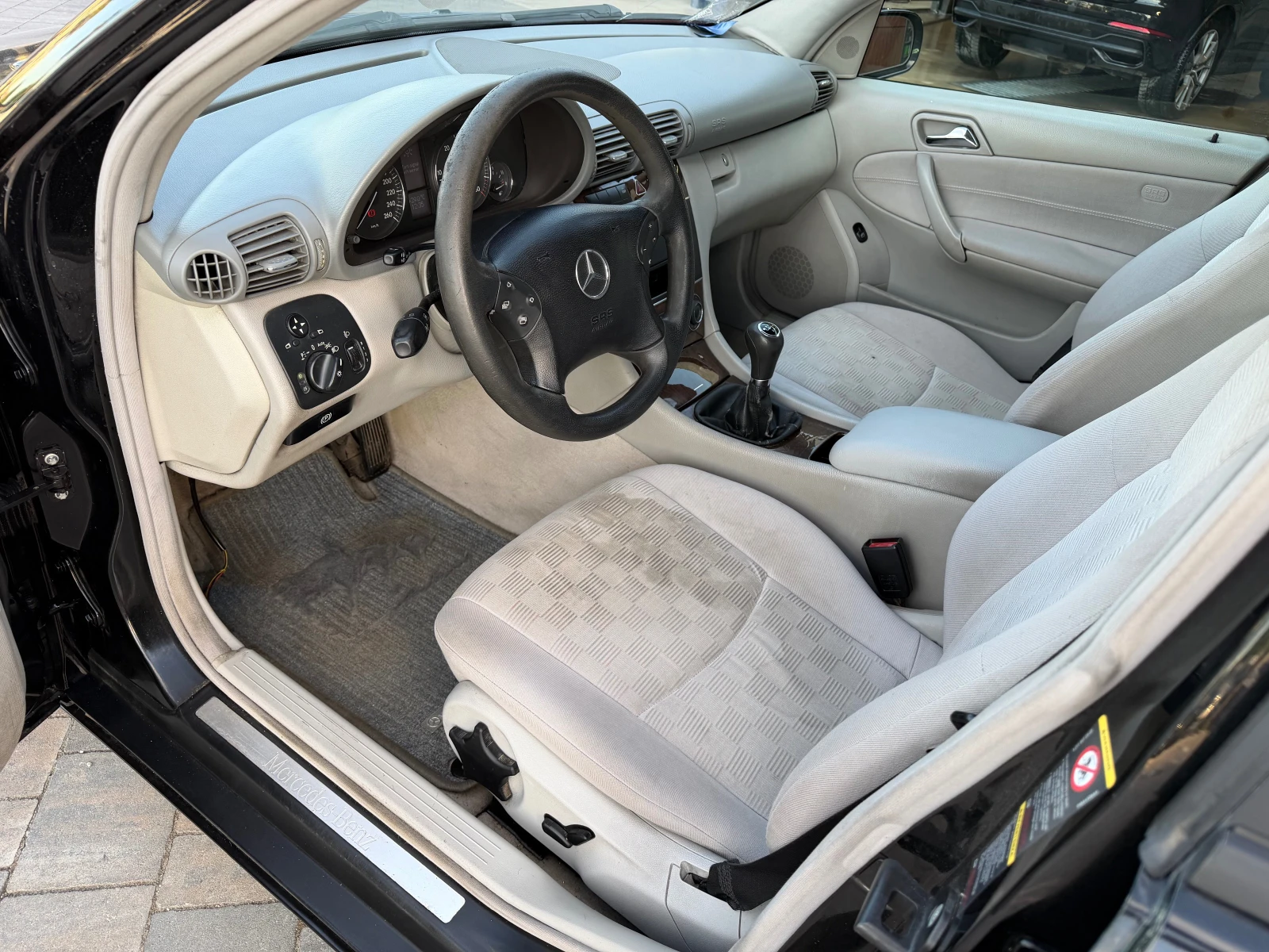 Mercedes-Benz C 220 CDI Facelift, снимка 9 - Автомобили и джипове - 54754244